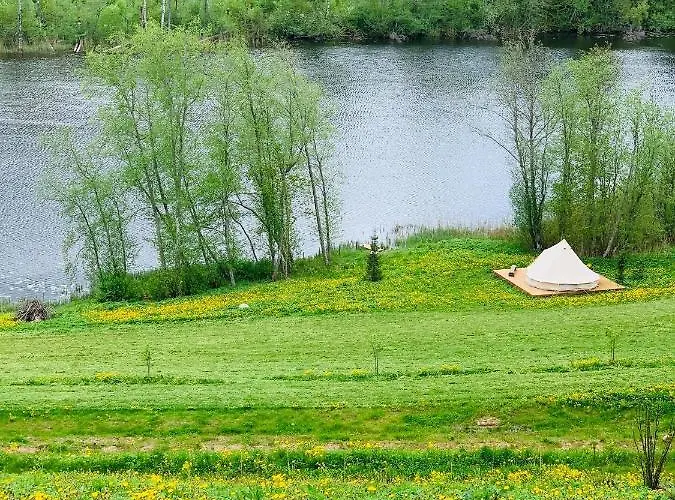 Luxury tent Murimaee Winery Glamping